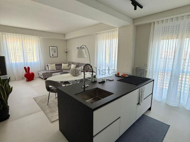 Appartamento in vendita di 145 m² in Viale Ungheria, 16