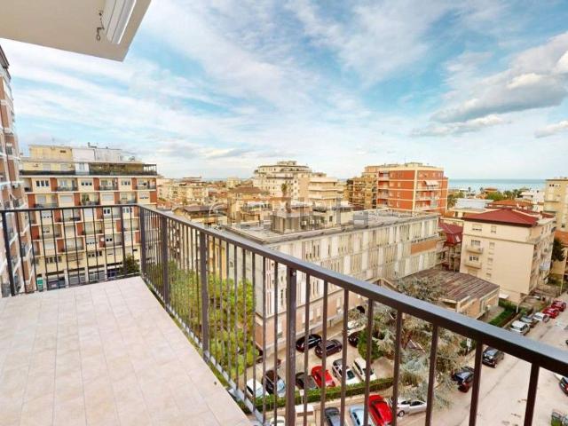 Appartamento in vendita di 145 m² in Viale Alcide De Gasperi, 51
