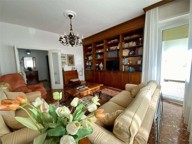 Appartamento in vendita di 145 m² in Viale Guido Postumo, 73