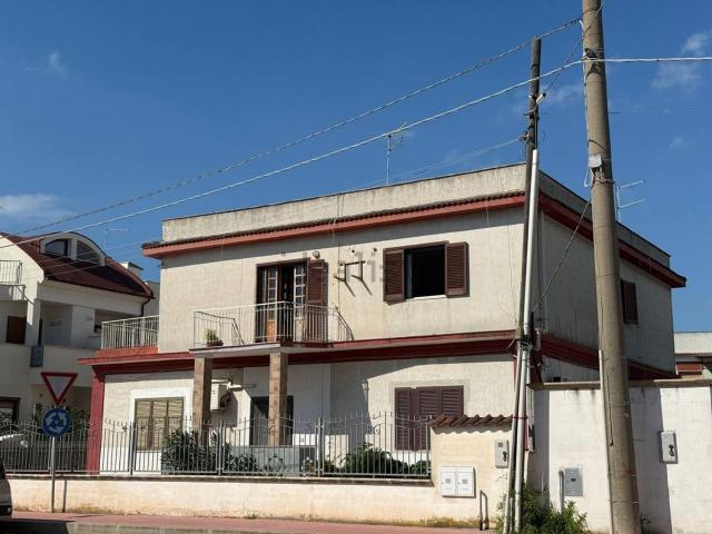 Appartamento in vendita di 145 m² in Viale Jonio, 328
