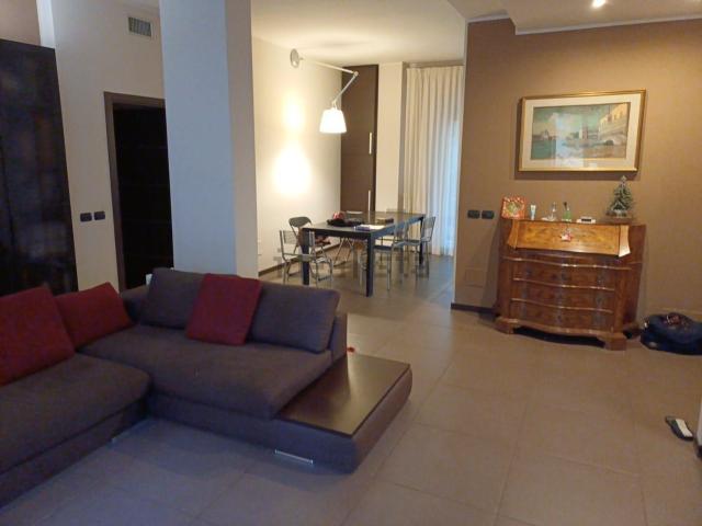 Appartamento in vendita di 145 m² in Viale Pubblico Passeggio