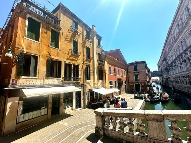 Appartamento in vendita di 145 m² in Calle de la Canonica