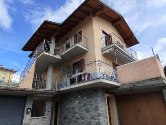 Appartamento in vendita di 145 m² in Corso Battaglione Aosta