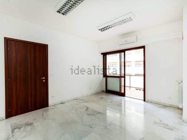 Appartamento in vendita di 145 m² in Largo Luigi Antonelli, 4