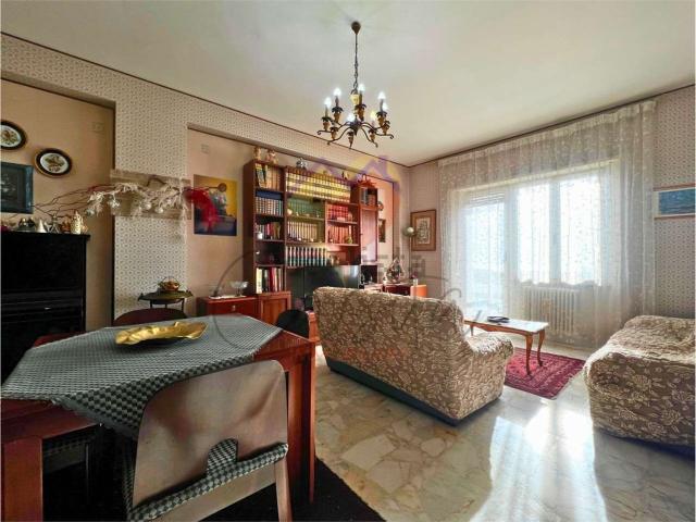 Appartamento in vendita di 145 m² in Piazza L. Annibaldi, 4