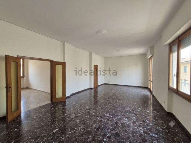 Appartamento in vendita di 145 m² in Piazza Leopoldo Nobili