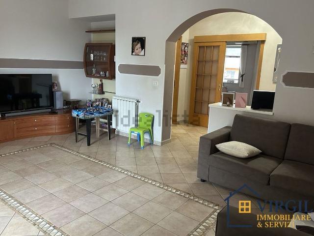 Appartamento in vendita di 145 m² in Piazza Sberna Sacerdote, 12