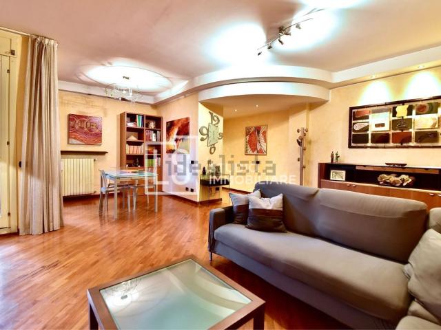 Appartamento in vendita di 145 m² in Piazza R. Achilli, 2