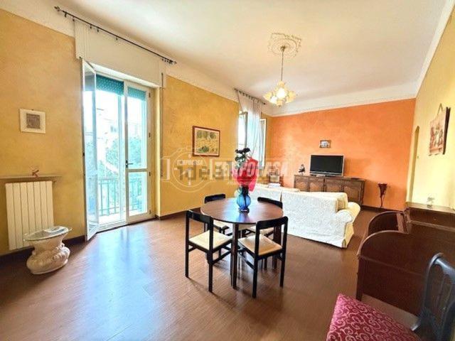 Appartamento in vendita di 145 m² in Piazza Ugo Foscolo