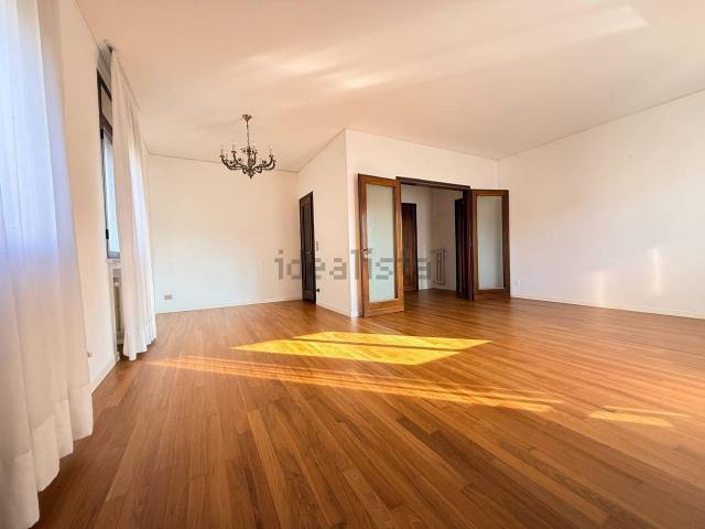 Appartamento in vendita di 146 m²