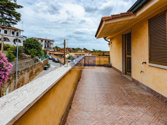 Appartamento in vendita di 146 m² in Via Calvi Risorta