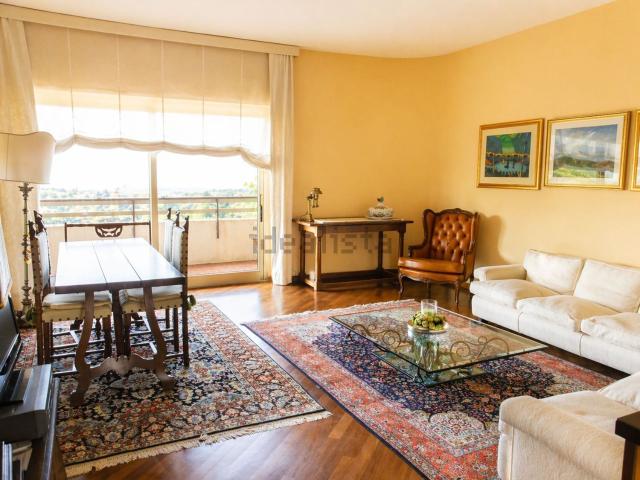 Appartamento in vendita di 146 m² in Via Cassia, 1305