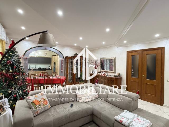Appartamento in vendita di 146 m² in Via Giuseppe Garibaldi, 111