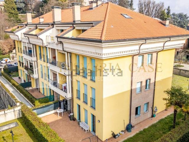 Appartamento in vendita di 146 m² in Via Giacomo Matteotti, 51