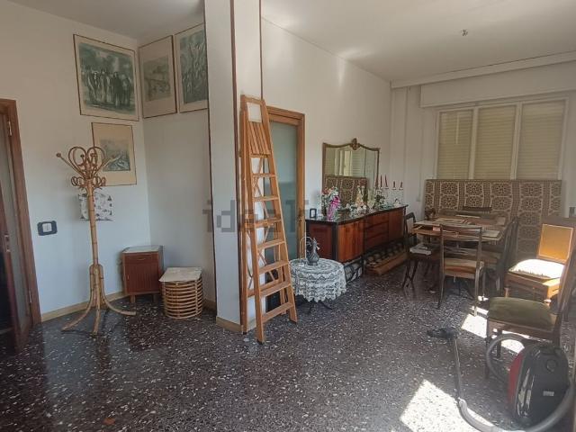 Appartamento in vendita di 146 m² in Via Girolamo da Fano