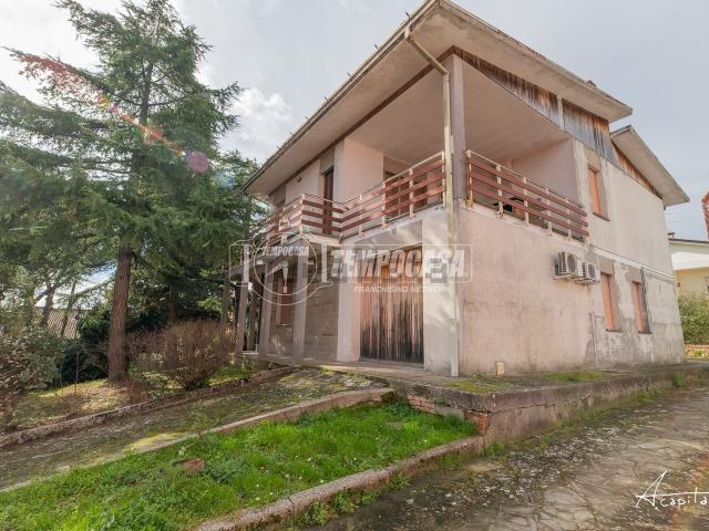 Appartamento in vendita di 146 m² in Via Decio Raggi, 43