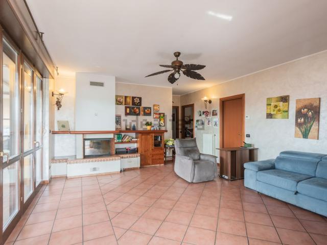 Appartamento in vendita di 146 m² in Via dei Gelsi, 20