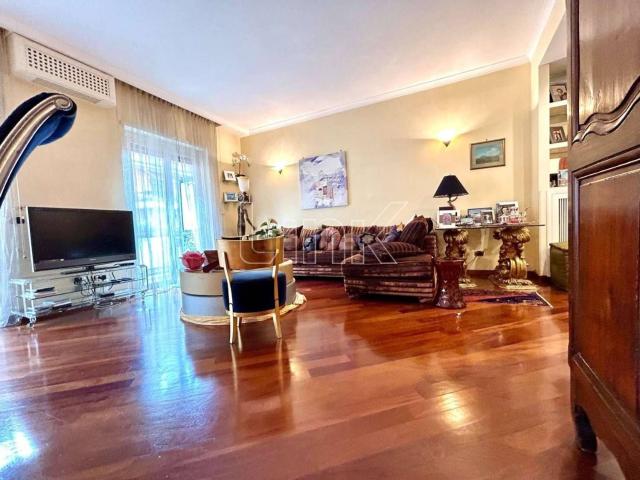 Appartamento in vendita di 146 m² in Via dei Tadolini