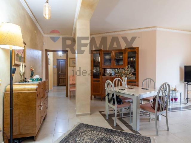 Appartamento in vendita di 146 m² in Via dell&apos Anemone, 38