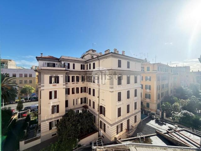 Appartamento in vendita di 146 m² in Via di Ponziano