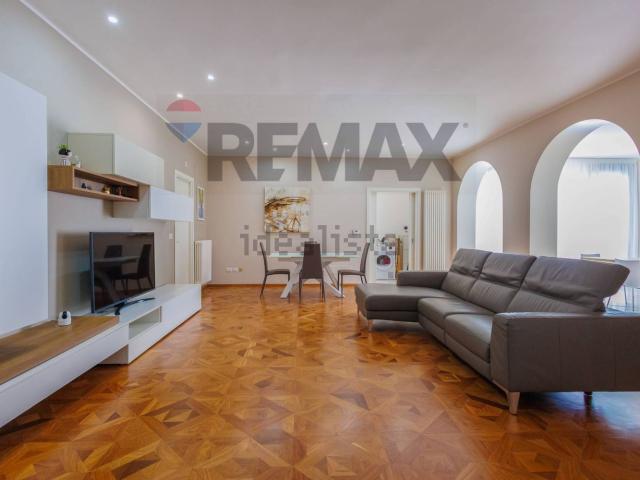 Appartamento in vendita di 146 m² in Via Enrico de Nicola, 27