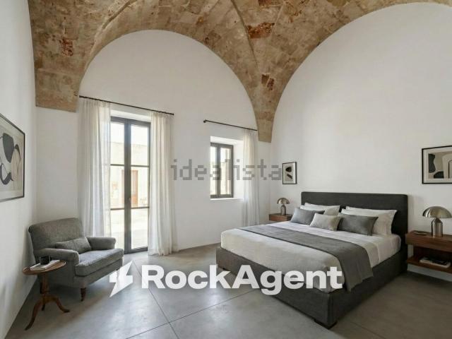 Appartamento in vendita di 146 m² in Via F. Crispi, 108
