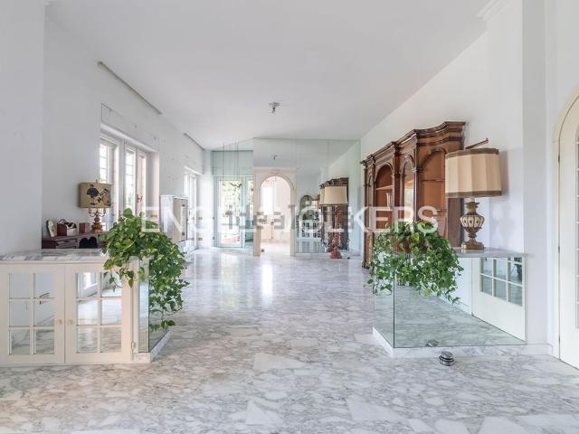 Appartamento in vendita di 146 m² in Via Igino Lega