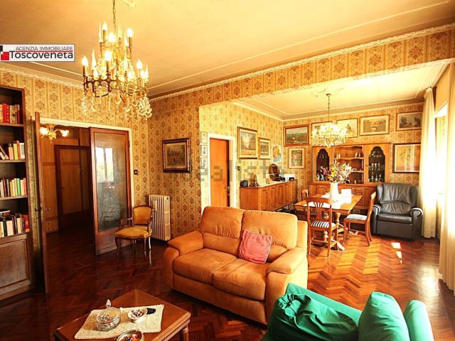 Appartamento in vendita di 146 m² in Via Lazzareschi E