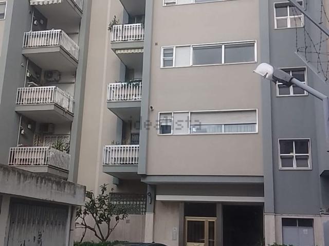 Appartamento in vendita di 146 m² in Via Lago D&apos Arvo