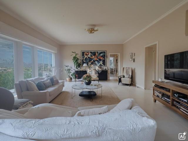 Appartamento in vendita di 146 m² in Via Monsignor Fortunato Maria Farina, 13