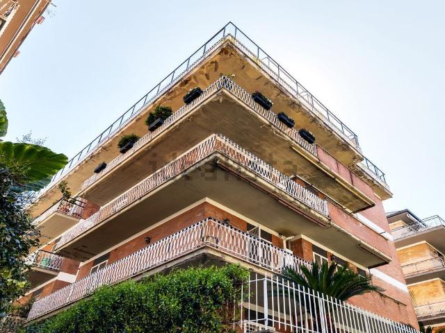 Appartamento in vendita di 146 m² in Via Mario Canavari, 11