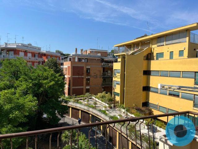 Appartamento in vendita di 146 m² in Via San Crescenziano
