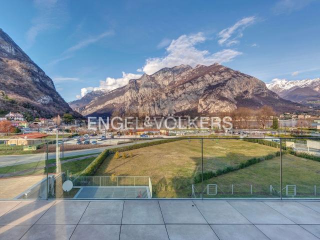 Appartamento in vendita di 146 m² in Via Parè