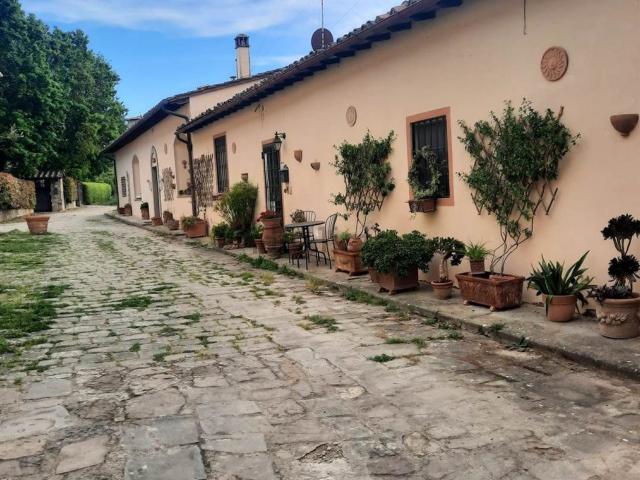 Appartamento in vendita di 146 m² in Via Quintole per le Rose
