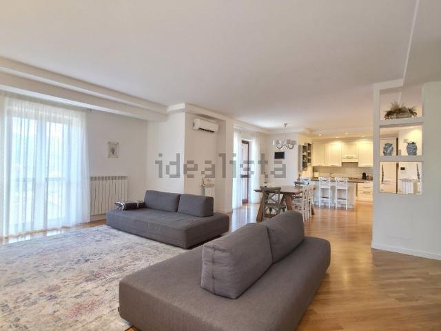 Appartamento in vendita di 146 m² in Strada di Tuillo