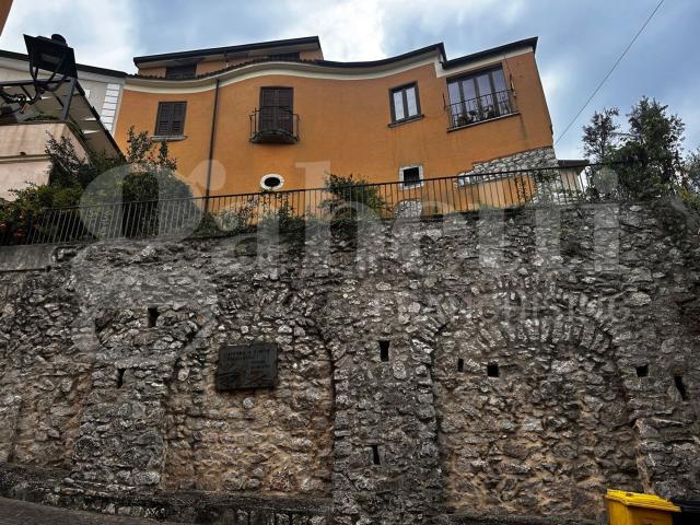 Appartamento in vendita di 146 m² in Via Toppole, 21