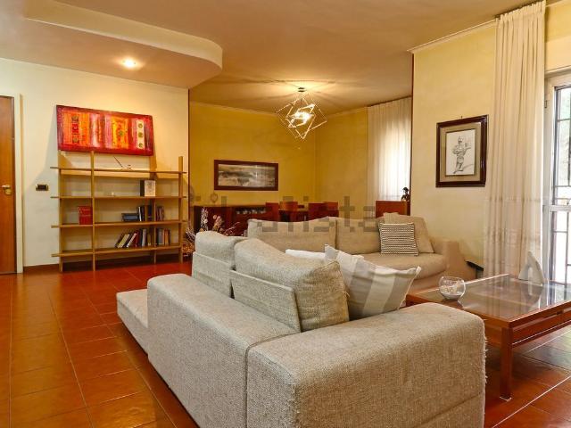 Appartamento in vendita di 146 m² in Via Trieste
