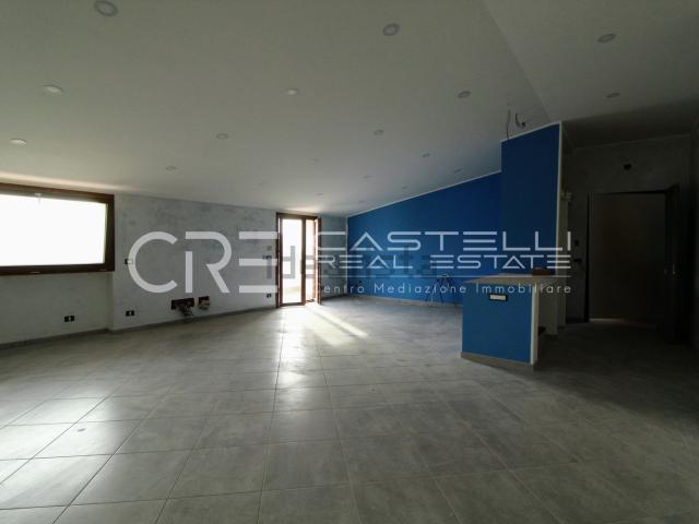 Appartamento in vendita di 146 m² in Via Trilussa, 16