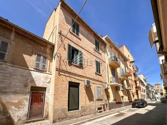 Appartamento in vendita di 146 m² in Via Umberto I, 484