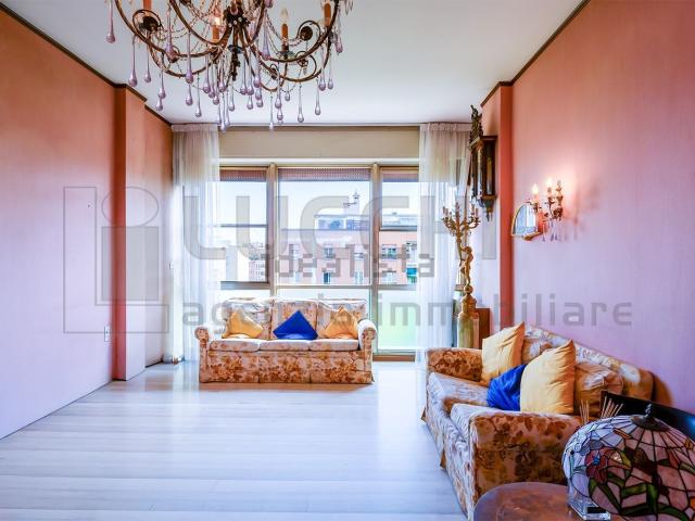 Appartamento in vendita di 146 m² in Via Ugo Lenzi, 1