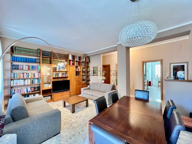 Appartamento in vendita di 146 m² in Viale Umberto I, 30