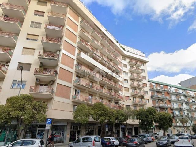 Appartamento in vendita di 146 m² in Viale Cristoforo Colombo, 165