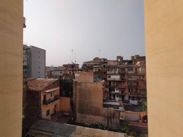 Appartamento in vendita di 146 m² in Viale Mario Rapisardi, 293