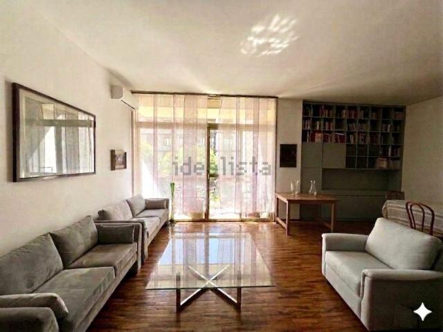 Appartamento in vendita di 146 m² in Largo 5º Alpini, 2