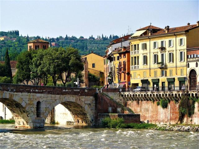Appartamento in vendita di 146 m² in Piazzale Aristide Stefani