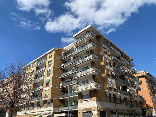 Appartamento in vendita di 147 m² in Via Cutigliano