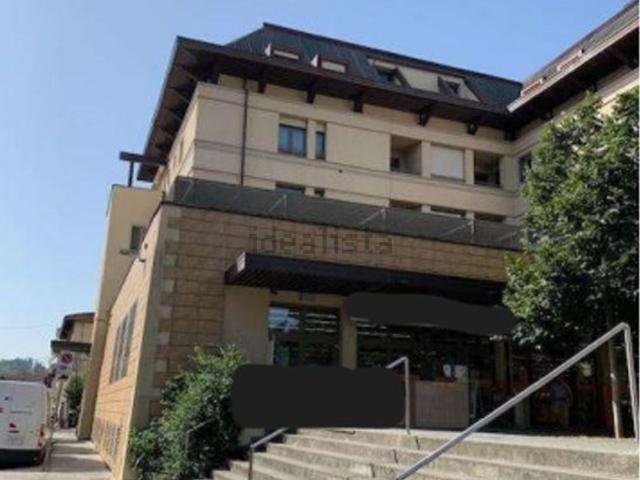 Appartamento in vendita di 147 m² in Via Ammiraglio Burzagli