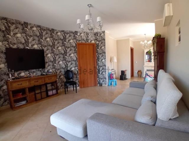 Appartamento in vendita di 147 m² in Via Anulare Sportivo, 64