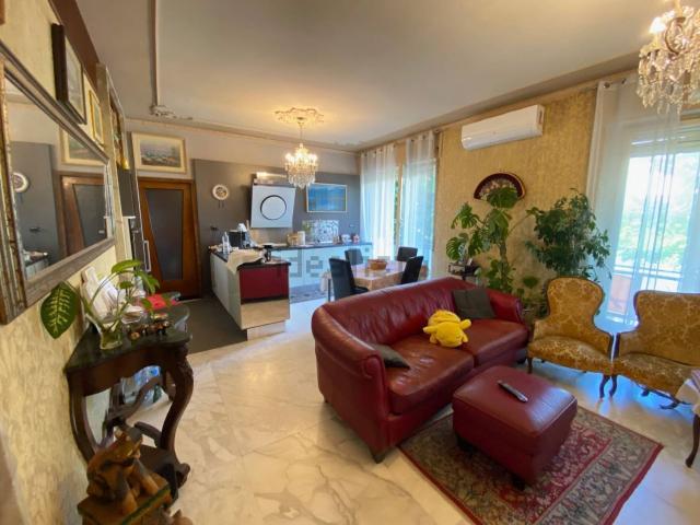 Appartamento in vendita di 147 m² in Via Ancona, 5