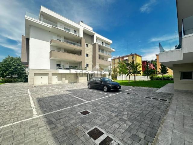 Appartamento in vendita di 147 m² in Via Achille Grandi, 101